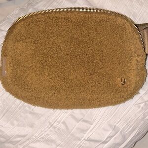 NWOT Lululemon Athletica Brown Fleece belt Bag